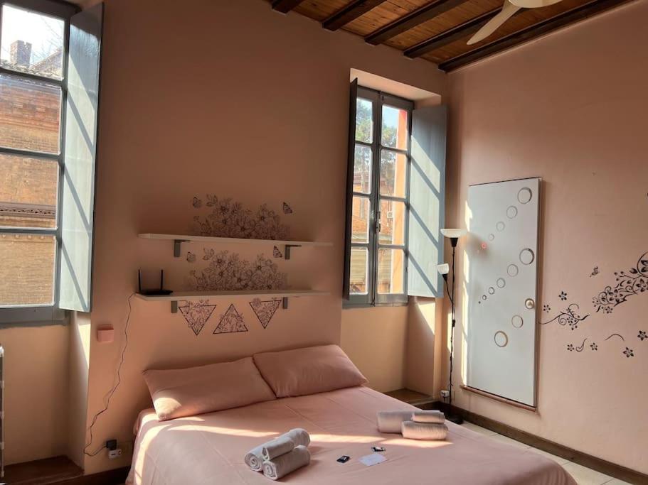 Minimal Studio Con Travi A Vista Piacenza Exterior photo