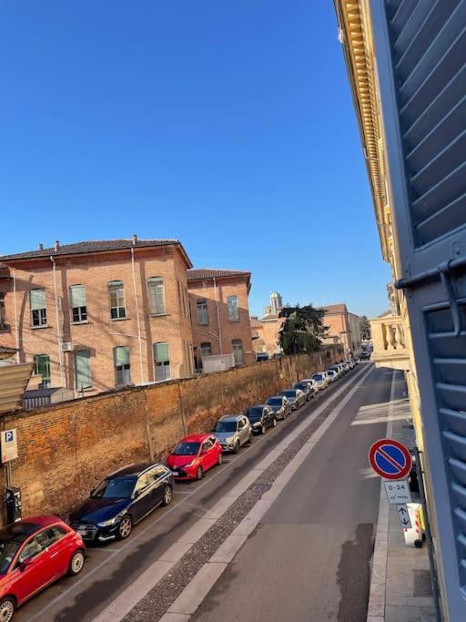 Minimal Studio Con Travi A Vista Piacenza Exterior photo